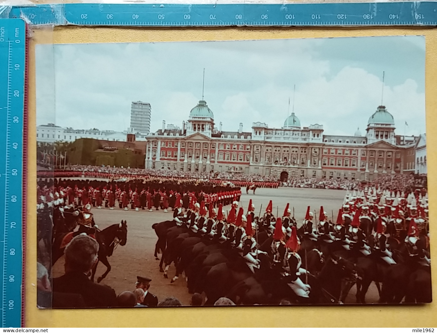 KOV 540-39 - LONDON, England, GUARD, GARDE - Buckingham Palace