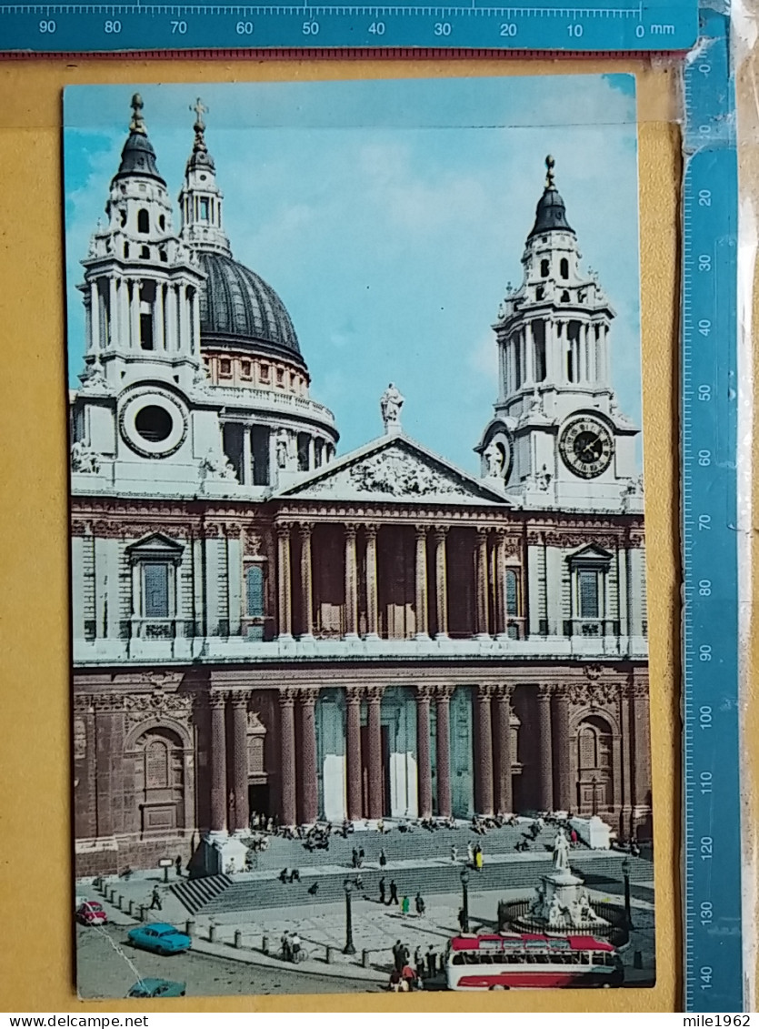 KOV 540-40 - LONDON, England,   - St. Paul's Cathedral