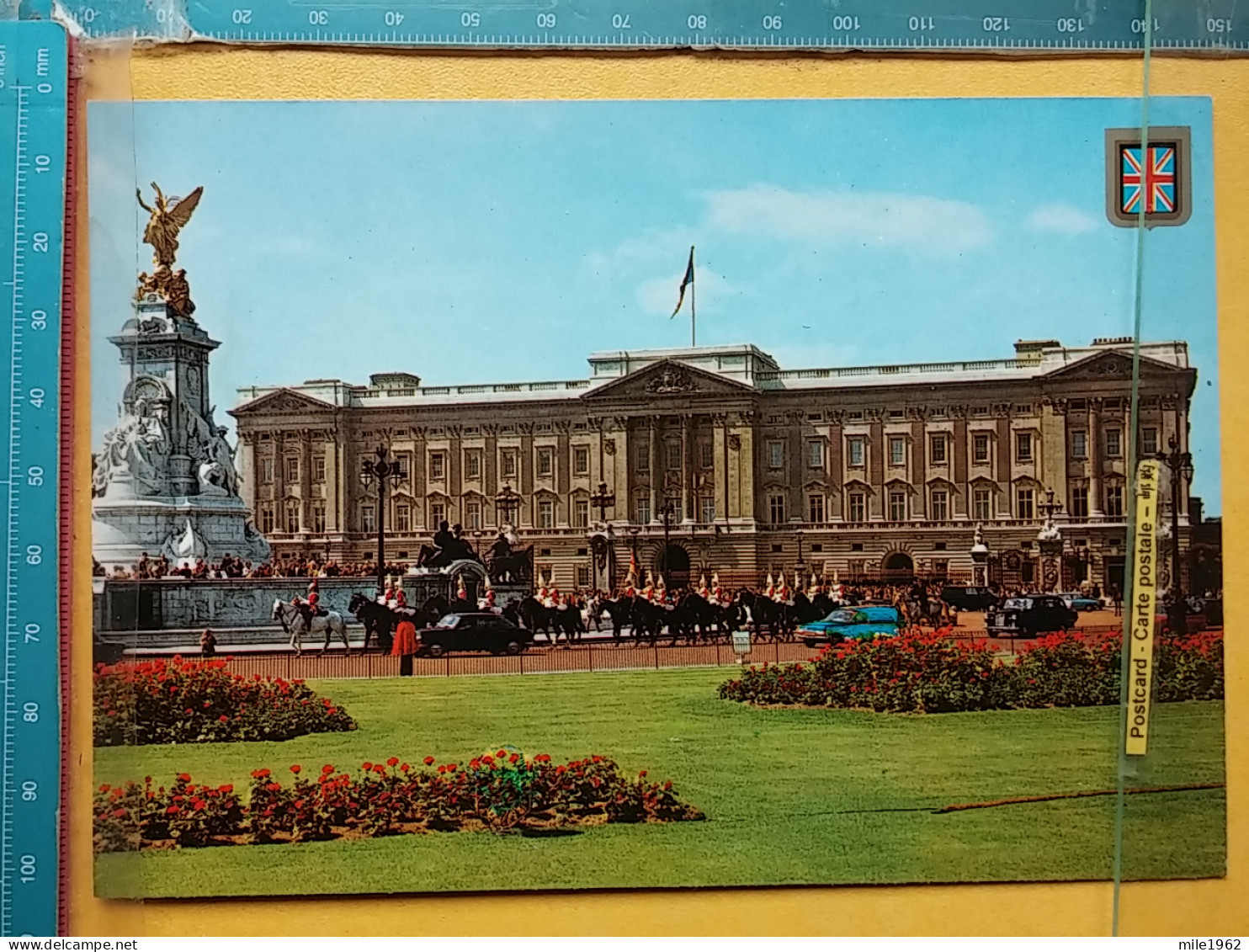 KOV 540-41 - LONDON, England,   - Buckingham Palace