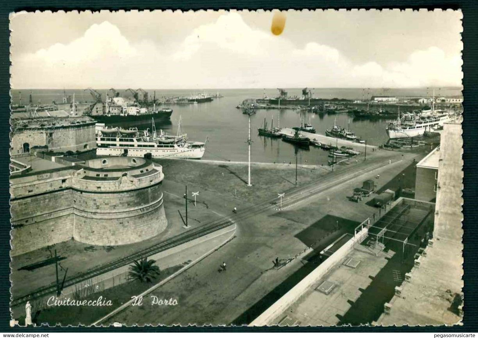 BB277 CIVITAVECCHIA - IL PORTO ANIMATA NAVI BOAT SHIP - 1960 MACCHIA IN ALTO - Civitavecchia