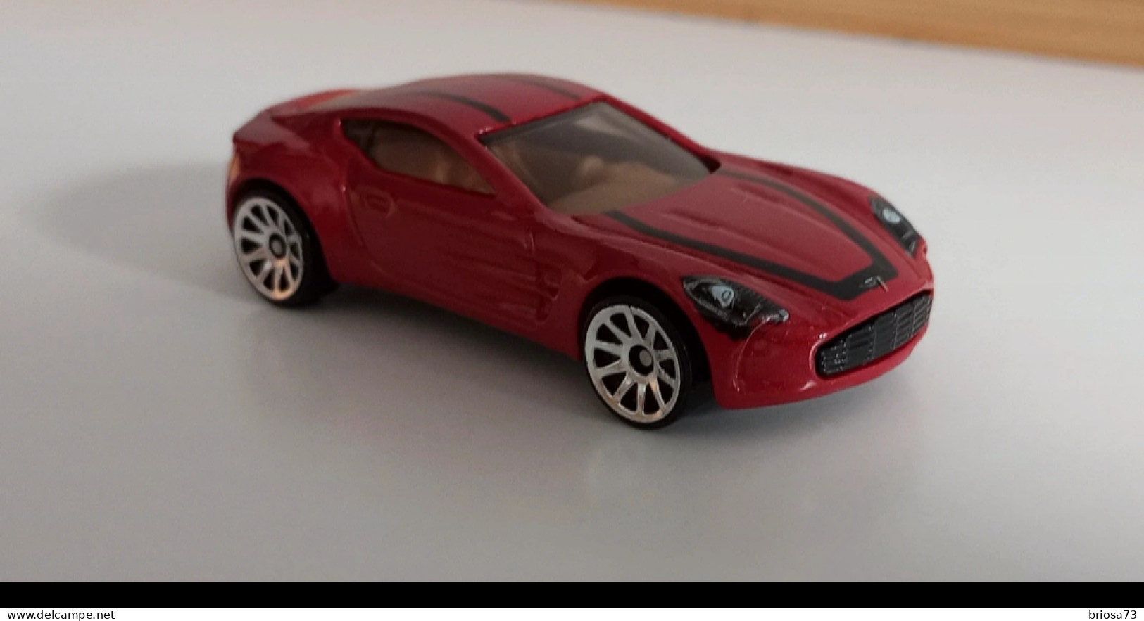 Hot Wheels  Aston Martin One-77 - HotWheels