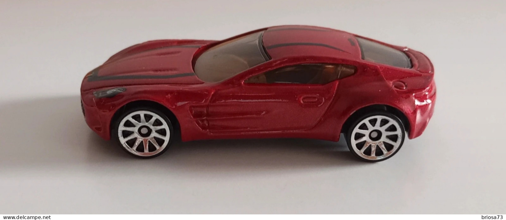 Hot Wheels  Aston Martin One-77 - HotWheels