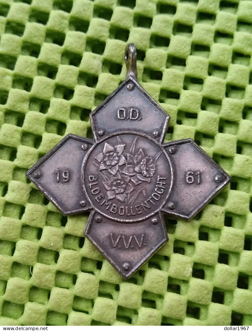 1 X  Medaille-  Medaille -  O.D. Bloementocht 1961  -  Original Foto  !! - Altri & Non Classificati