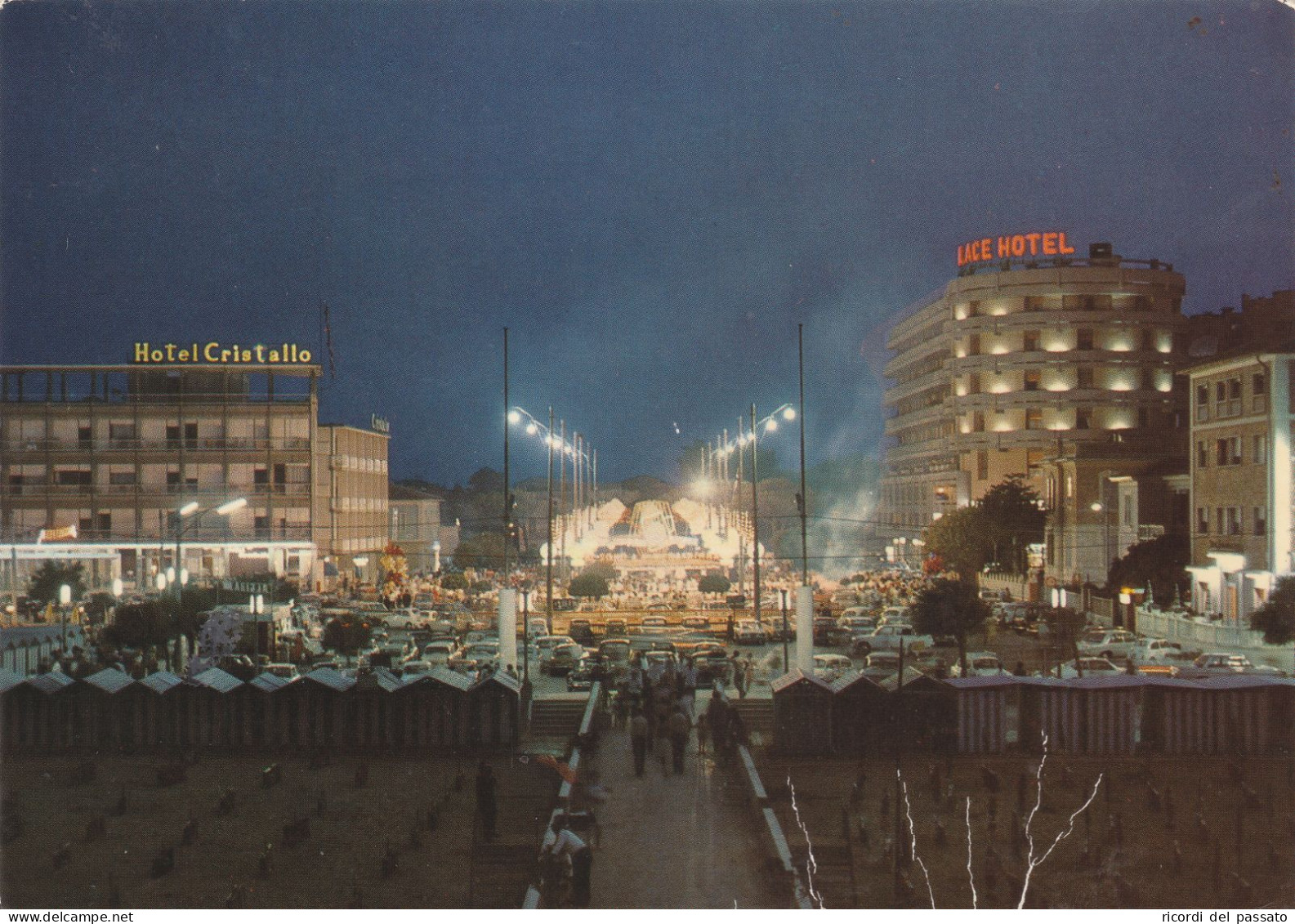 Cartolina Senigallia ( Ancona ) - Piazza Della Liberta' E I Grandi Alberghi - Senigallia