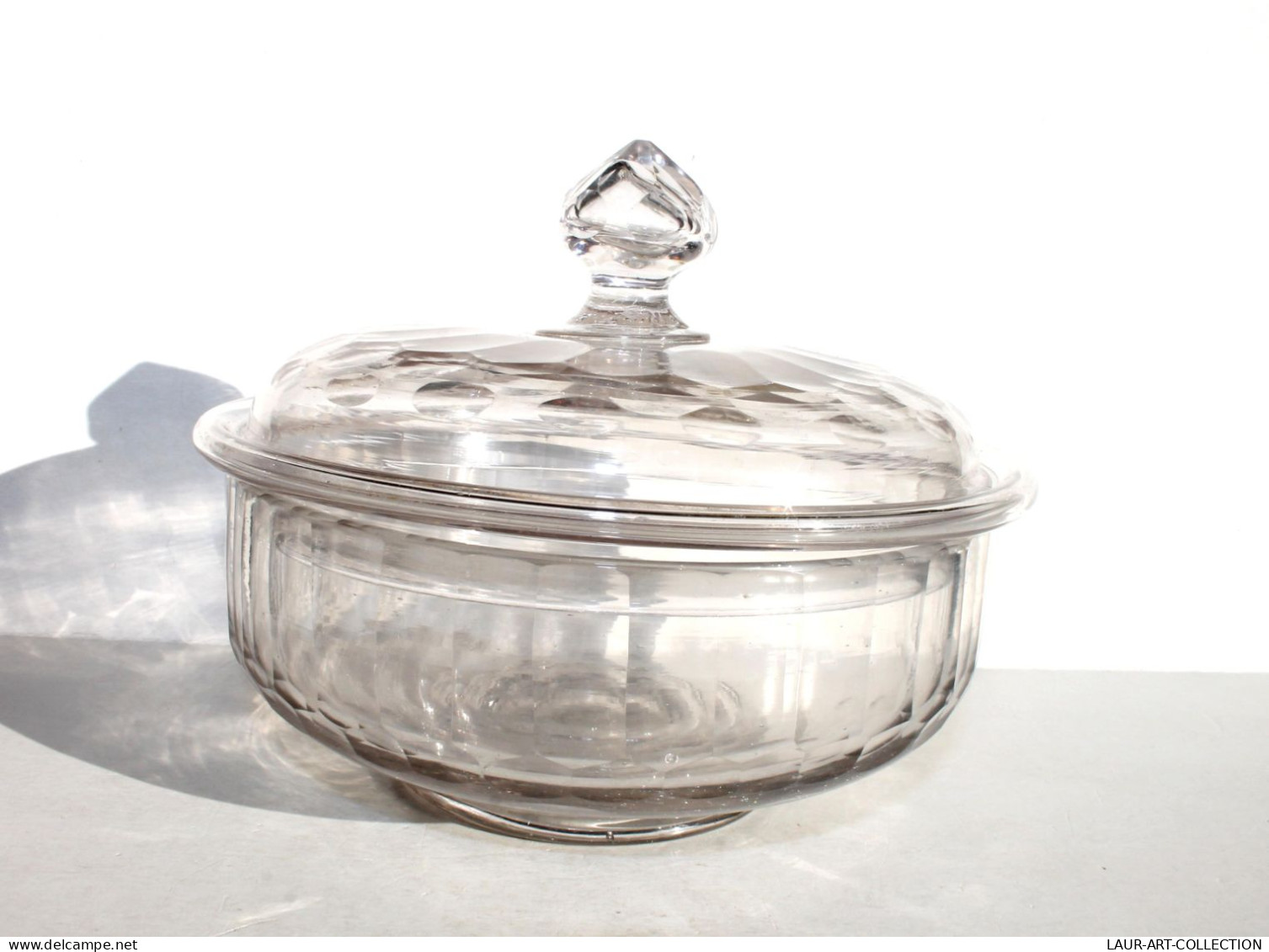 ANCIENNE BONBONNIERE DRAGEOIR BOITE CONFITURIER COMPOTIER En VERRE Du XVIIIe SIECLE, STYLE LOUIS XV D:15cm     (0901.10) - Vetro & Cristallo