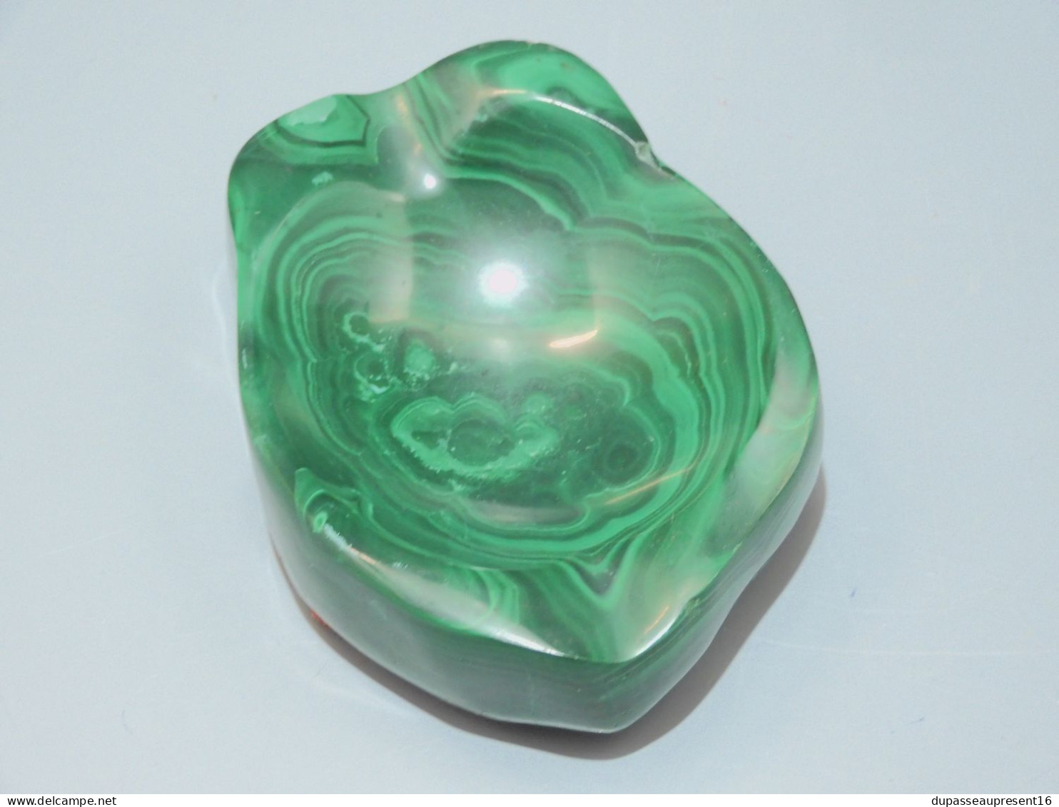 -ANCIEN CENDRIER en MALACHITE PIERRE VERITABLE COLLECTION VITRINE BIJOUX   E