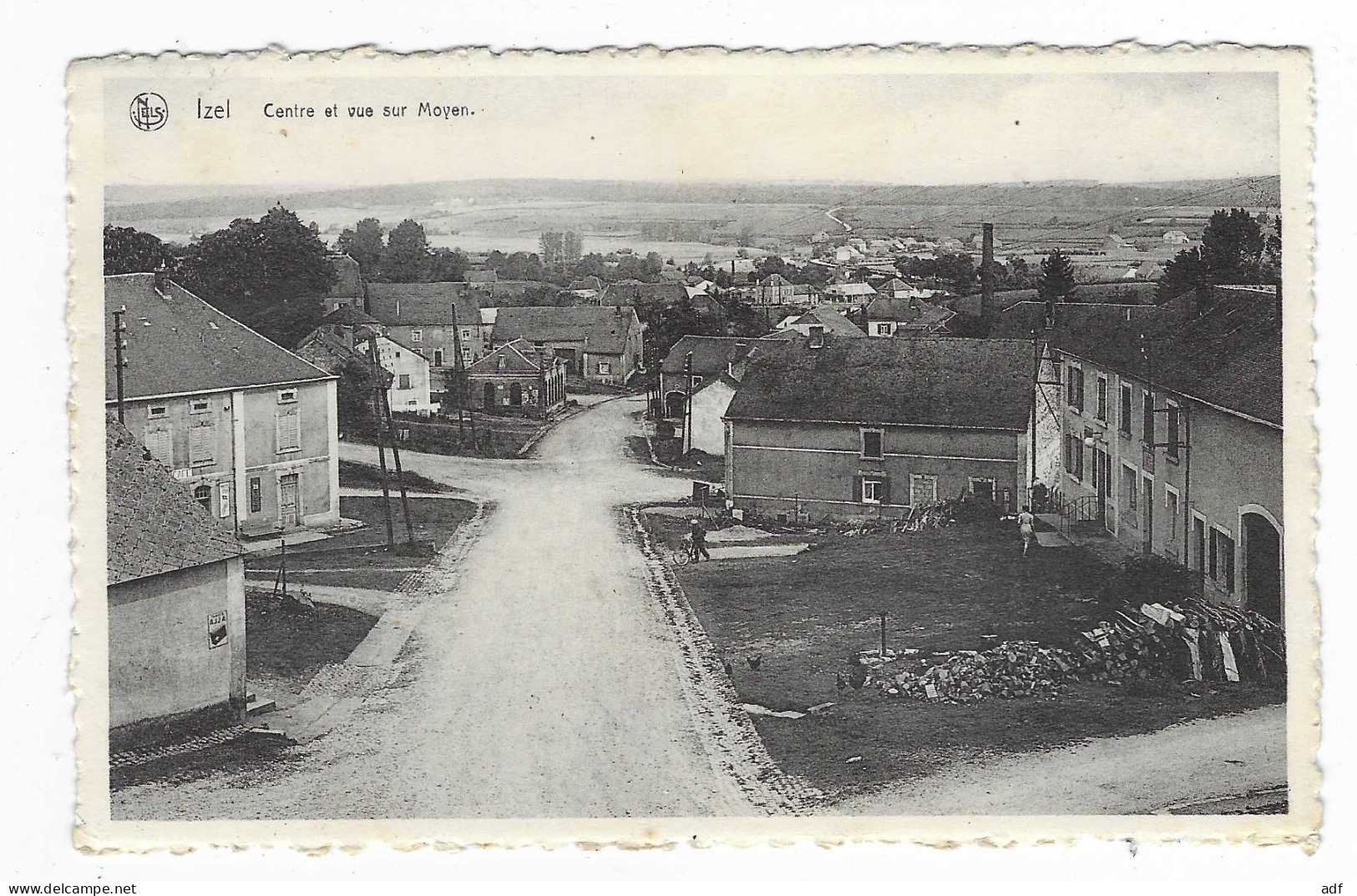 CPSM IZEL, CENTRE ET VUE SUR MOYEN, Format 9 Cm Sur 14 Cm Environ, CHINY, BELGIQUE - Chiny