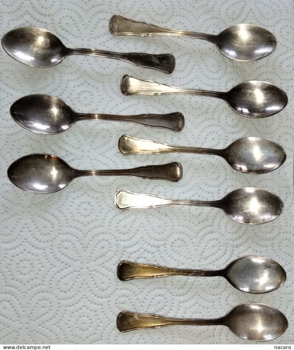 9 Petites Cuillères En Argent - Spoons