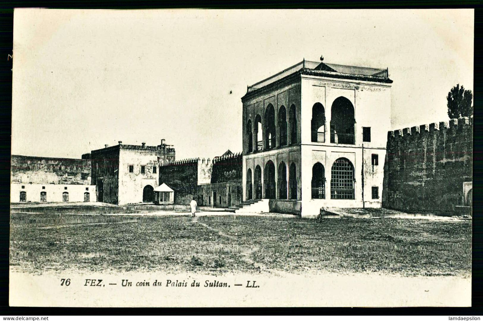 A67  MAROC CPA FEZ - UN COIN DU PALAIS DU SULTAN - Collections & Lots