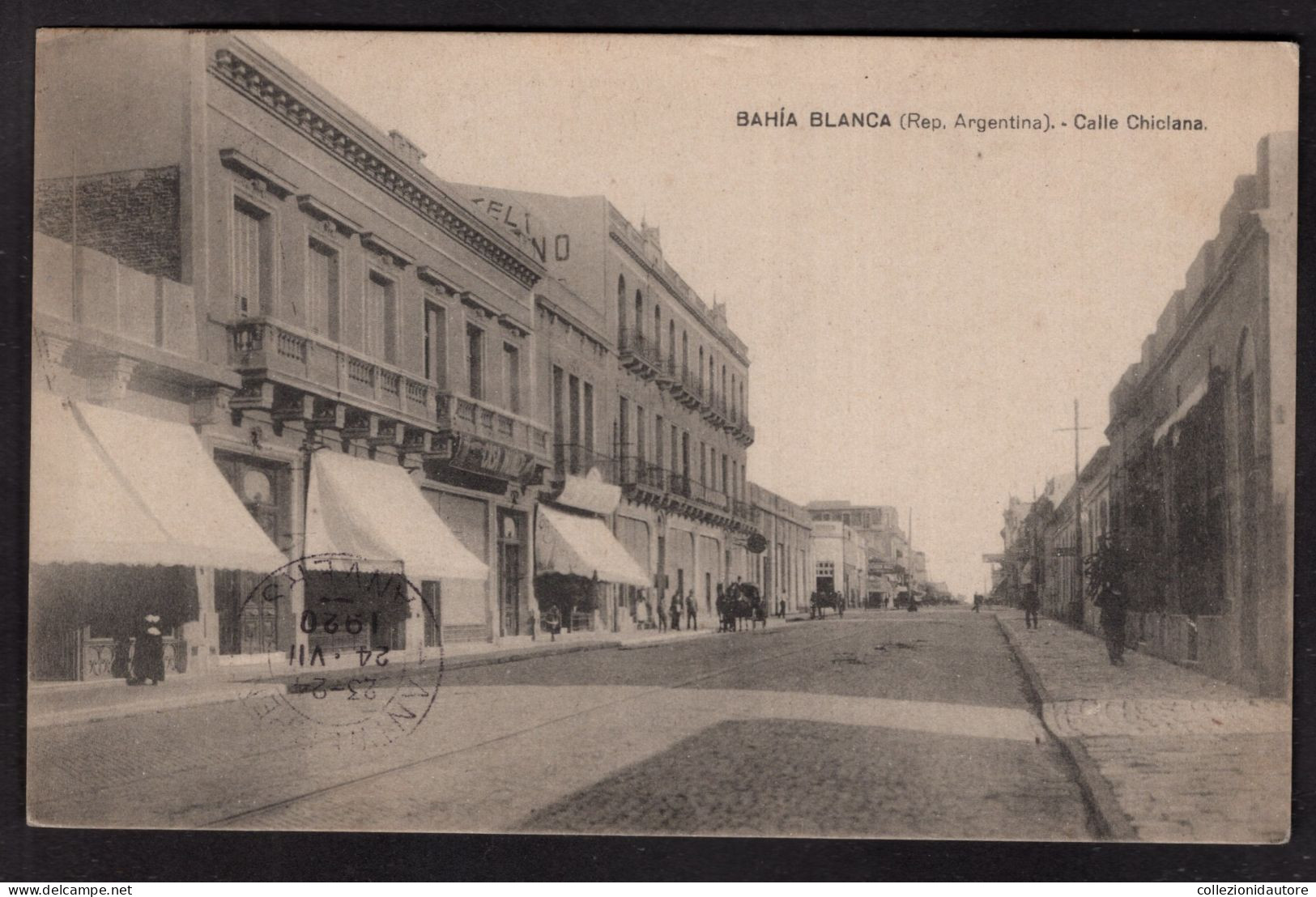 BAHIA BLANCA - CALLE CHICLANA - ANIMATA E MOVIMENTATA - CARROZZE E CAVALLI - CARTOLINA FP SPEDITA NEL 1920 - Argentine