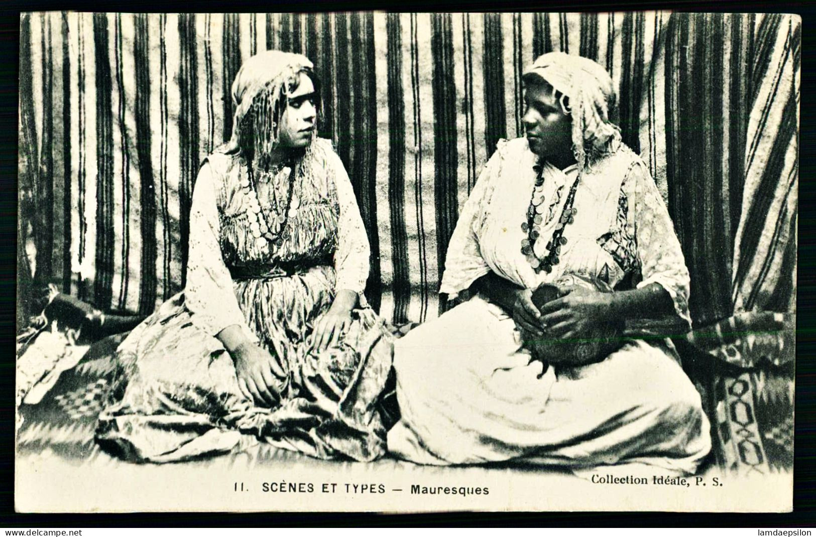 A67  MAROC CPA SCENES ET TYPES - MAURESQUES - Collections & Lots