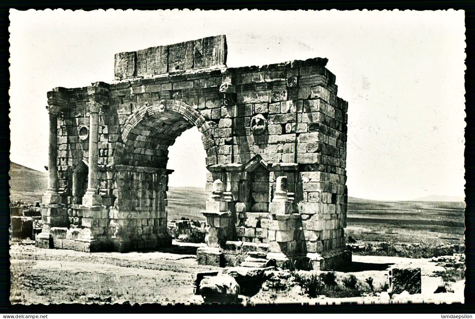 A67  MAROC CPA VOLUBILIS - ARC DE TRIOMPHE - Collections & Lots