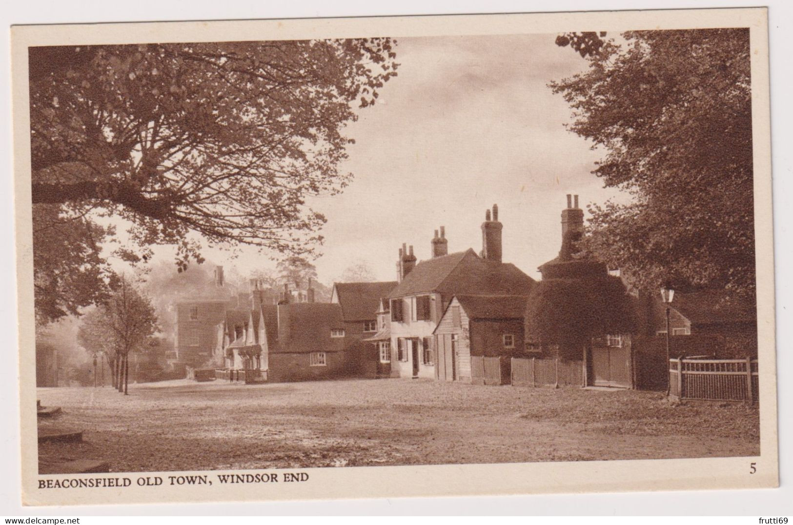 AK 197360 ENGLAND - Beaconsfield Old Town - Windsor End - Buckinghamshire