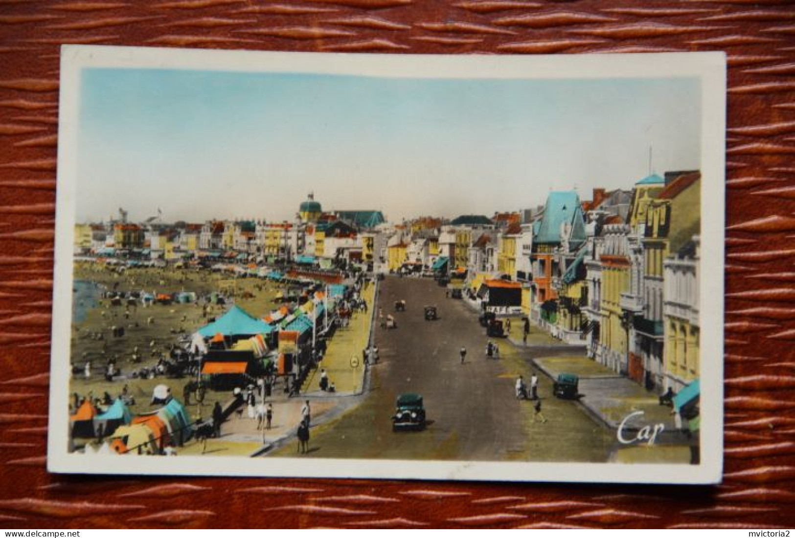 85 - LES SABLES D'OLONNE : Le Remblai Et La Plage - Sables D'Olonne