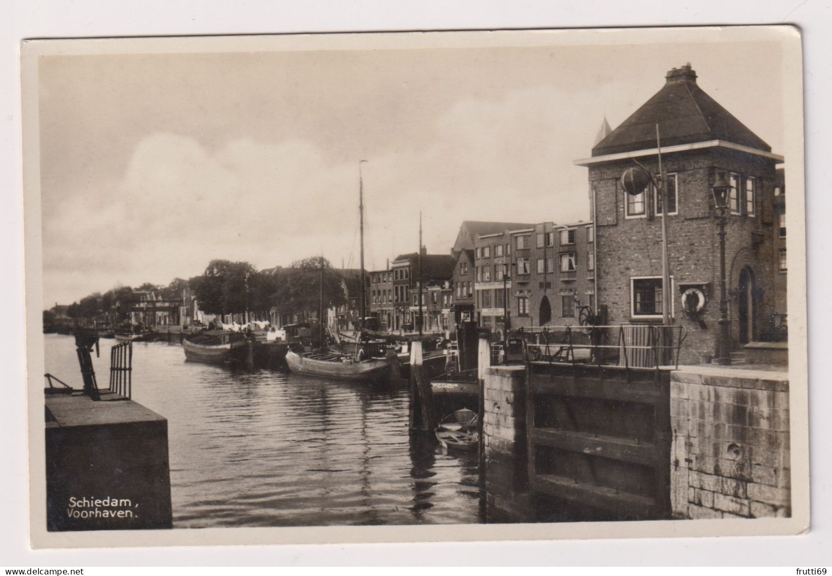 AK 197394 NETHERLANDS - Schiedam - Voorhaven - Schiedam