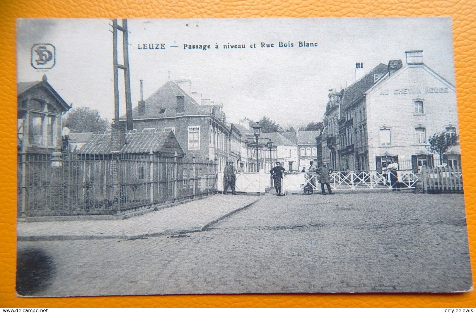 LEUZE  -  Passage à Niveau Et Rue Bois Blanc - Leuze-en-Hainaut