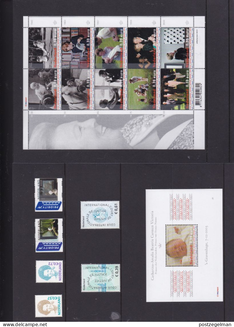 NEDERLAND, 2004, Mint Stamps/sheets Yearset, Official Presentation Pack ,NVPH Nrs. 2246/2316 - Full Years