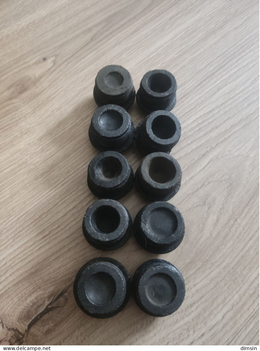 Soviet Bakelite Transport Plugs For 82mm Mines 10tk - Armes Neutralisées