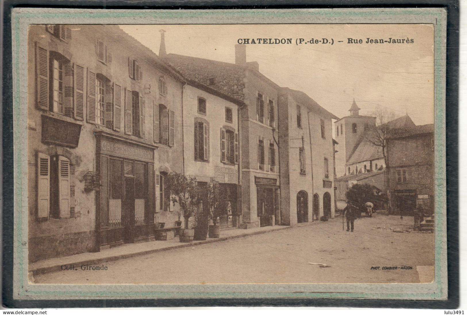 CPA - CHATELDON (63) - Aspect De La Place En 1915 - Chateldon