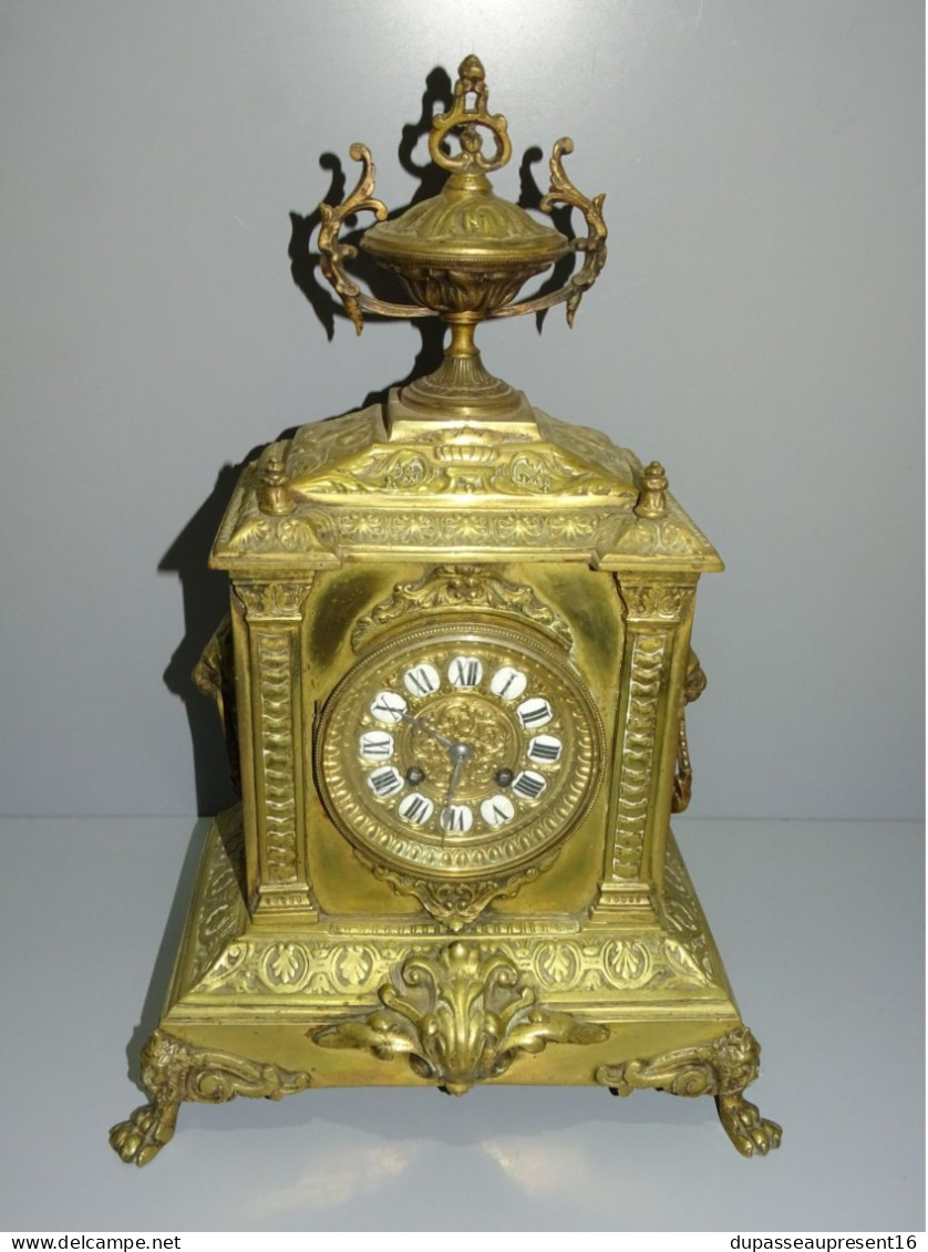 -ANCIENNE PENDULE BRONZE XIXe NAPOLEON III TETE DE LION PIEDS GRIFFES E - Clocks