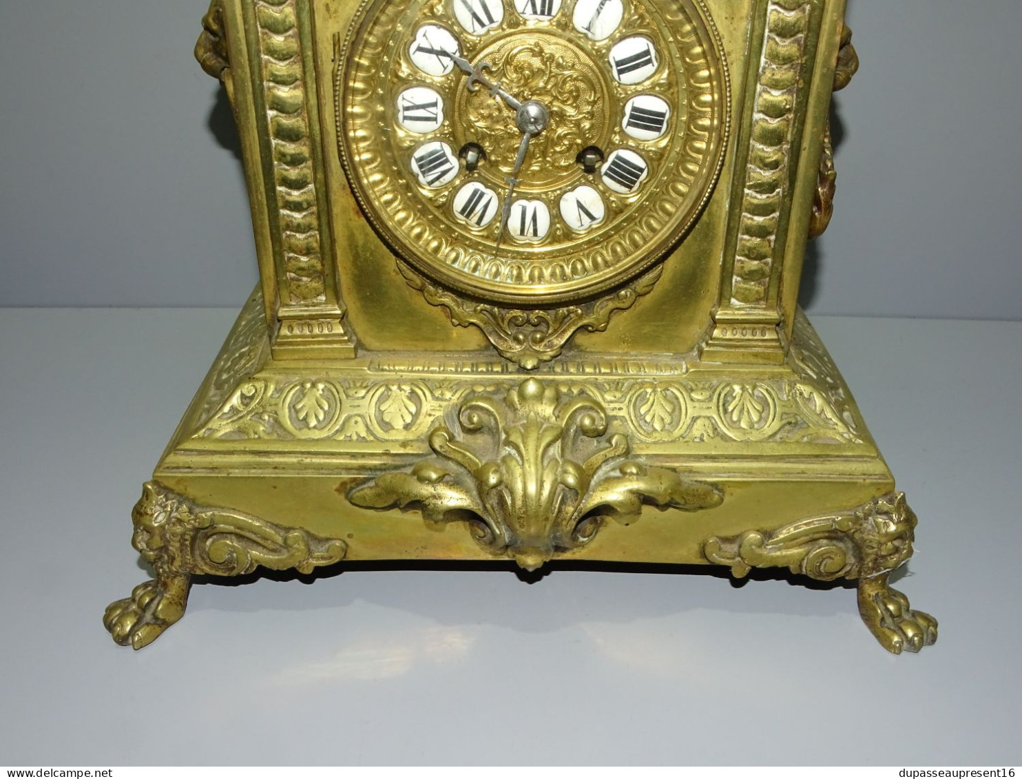 -ANCIENNE PENDULE BRONZE XIXe NAPOLEON III TETE DE LION PIEDS GRIFFES E - Horloges