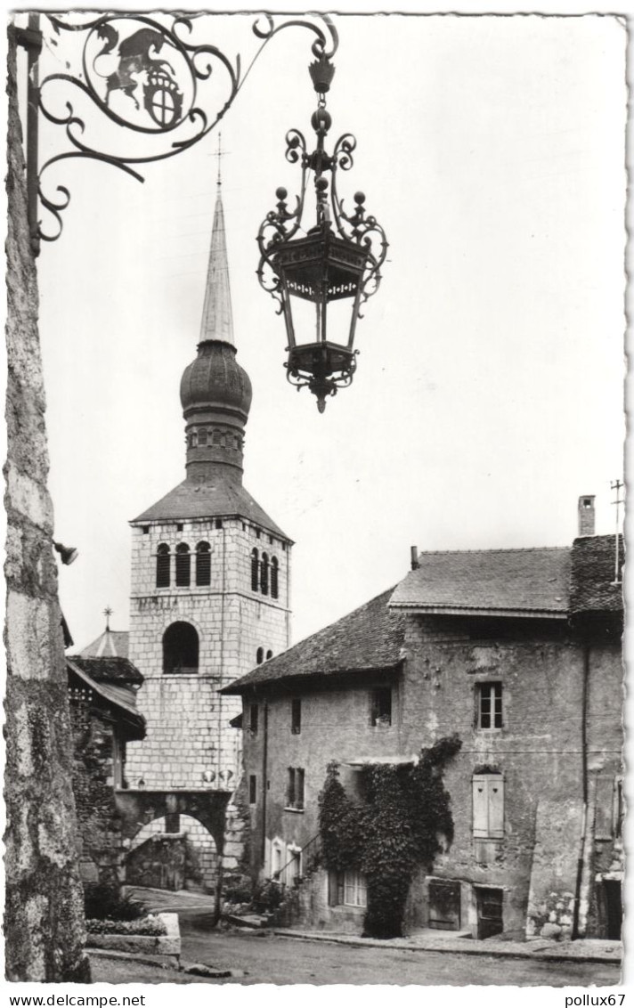 CPSM DE LA ROCHE-SUR-FORON  (HAUTE SAVOIE)  LA VIEILLE PORTE ET L'ÉGLISE - La Roche-sur-Foron