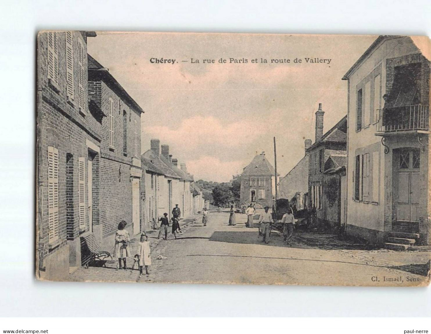CHEROY : La Rue De Paris Et La Route De Vallery - état - Cheroy