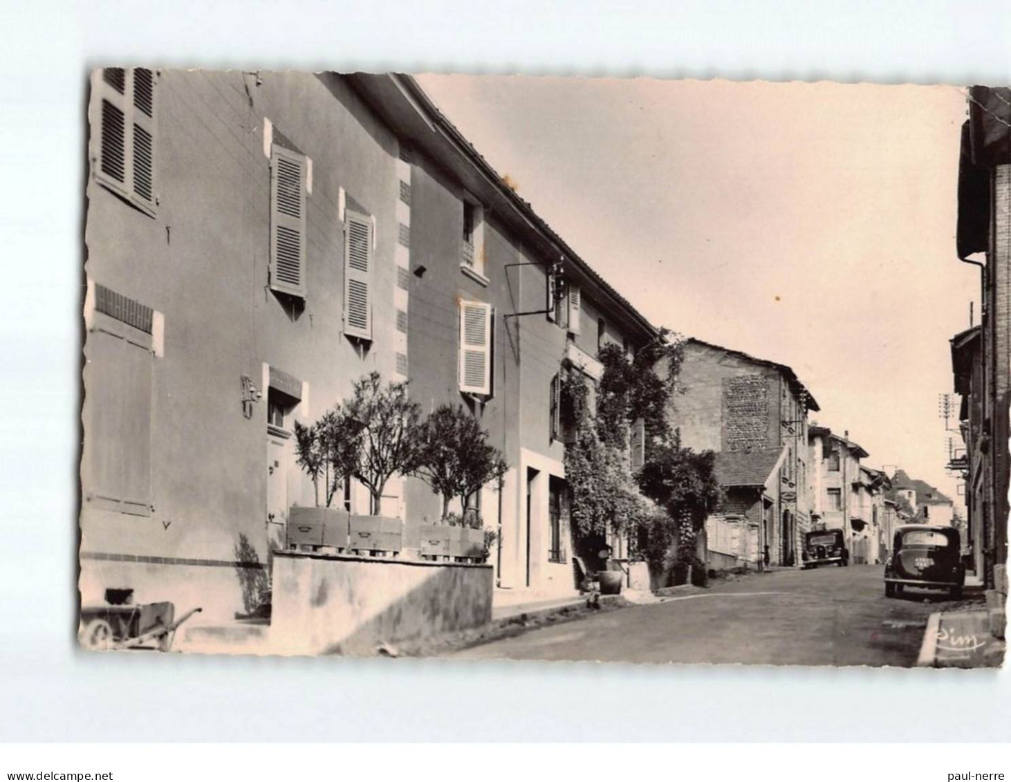 ROYBON : Rue Principale Et Hôtel De L'Europe - état - Roybon