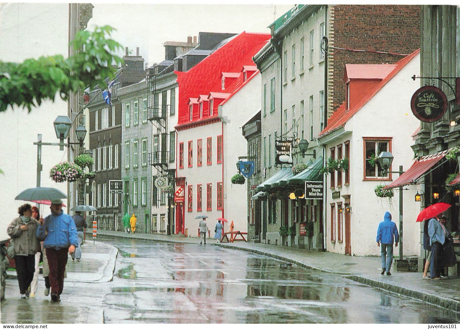 CPSM Québec-La Rue Saint Louis-Beau Timbre      L2581 - Québec - La Cité