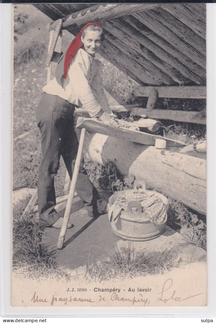 Val D'Illiez - Paysanne De Champéry (foulard Rouge) Au Lavoir, Circulée En 1903 - Champéry