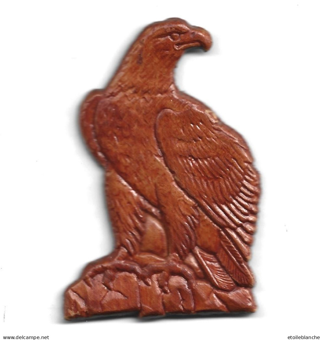 Animal, AIGLE, Oiseau, Sculpture Sur Bois - 8 Cm X 5 - Aimant Au Dos - Animaux & Faune