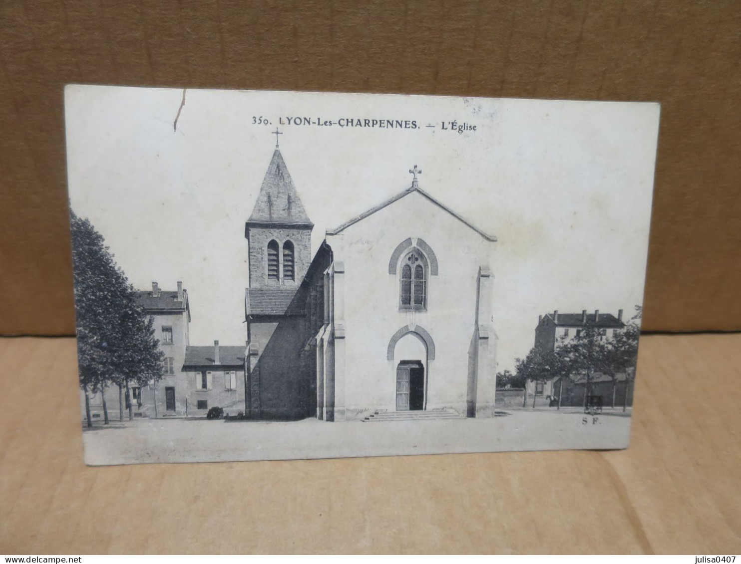 LYON LES CHARPENNES (69) Place église - Villeurbanne