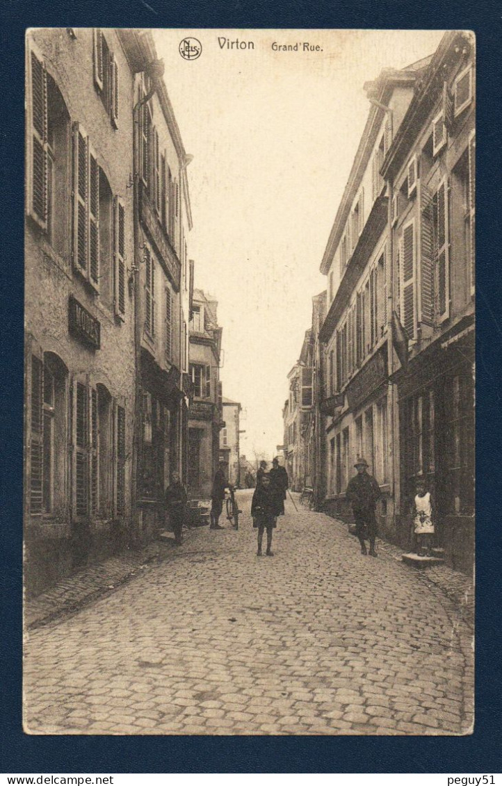 Virton. Grand' Rue. Bureau De Tabac, Magasin De Modes, Magasin Gérard. Passants. 1921 - Virton