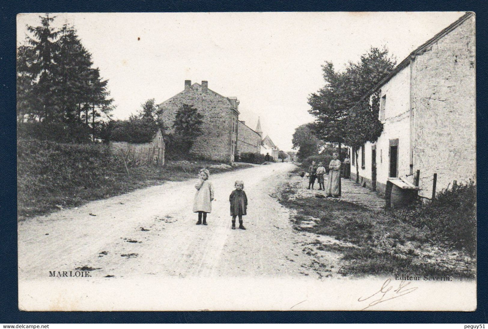 Marloie (Marche En Famenne).  Rue De La Station. Famille Et Enfants. Ca 1900 - Marche-en-Famenne