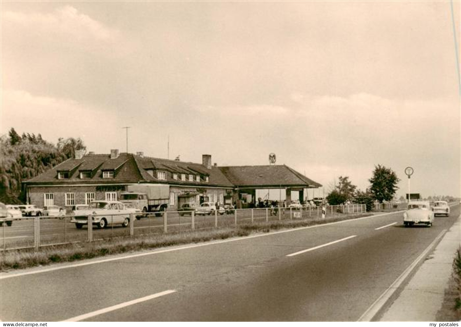 73871942 Koeckern Bitterfeld-Wolfen Autobahn Raststaette Koeckern  - Bitterfeld