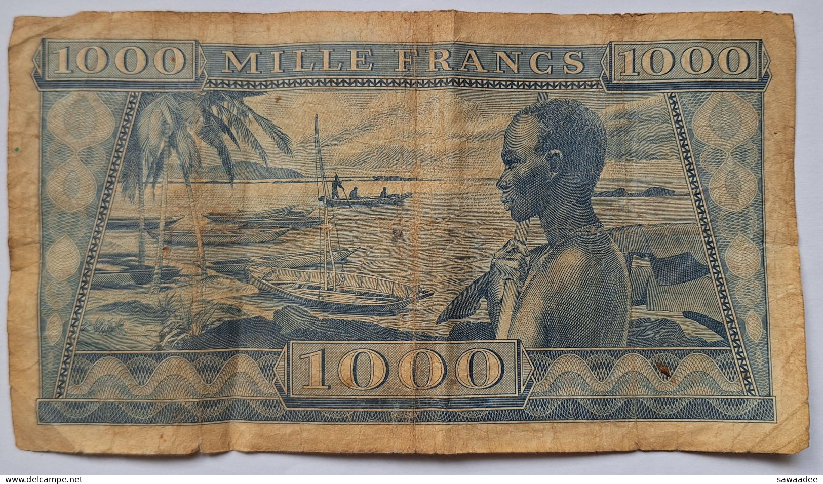 BILLET GUINEE - P.9 - 1000 FRANCS - 02/10/1958 - PORTRAIT HOMME - BORD DE MER - PIROGUES - HOMME - Guinée