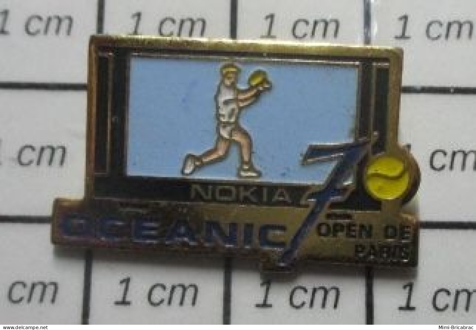 210c Pin's Pins / Beau Et Rare / SPORTS / SPORT TENNIS TELEVISEUR OCENIC NOKIA Peut Etre ARTHUS BERTRAND - Tennis