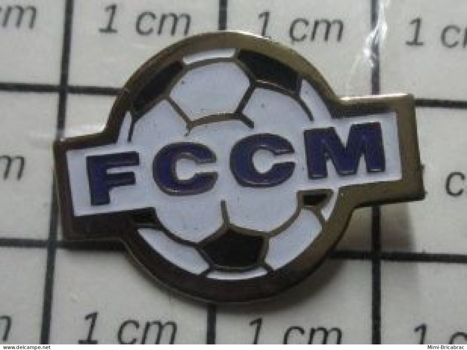 210C Pin's Pins / Beau Et Rare / SPORTS / CLUB FOOTBALL FCCM BALLON - Football