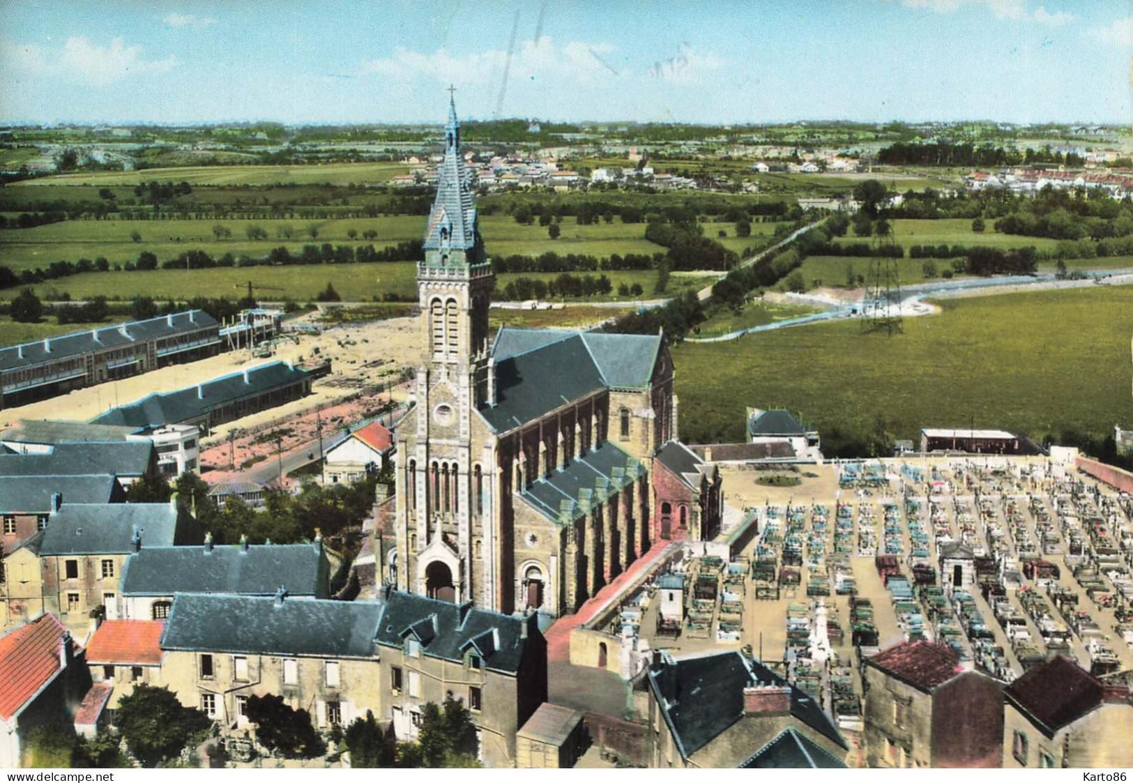 Basse Indre * Vue Aérienne Du Village , L'église Et Le Groupe Scolaire * école Cimetière - Basse-Indre