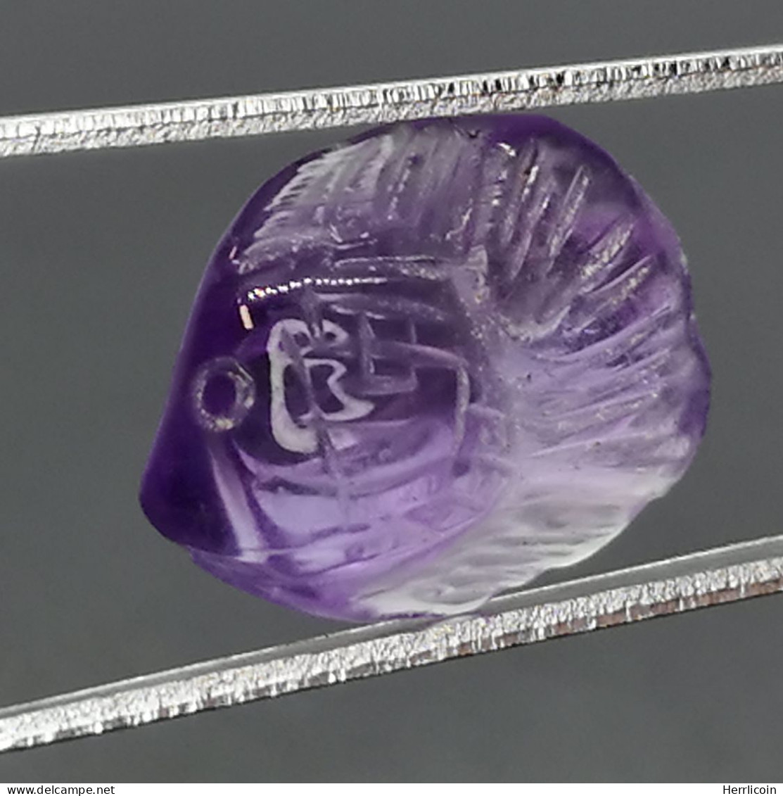 Figurine "Poisson" En Améthyste Naturelle Du Brésil - 2.83 Carats -  11.6 X 9.8 X 4.6 Mm - Amethyst