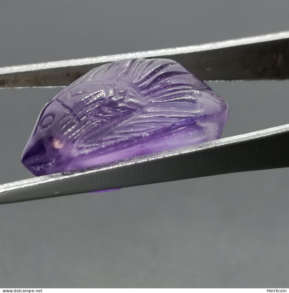 Figurine "Poisson" En Améthyste Naturelle Du Brésil - 6.72 Carats -  17 X 10.5 X 6.6 Mm - Amethyst