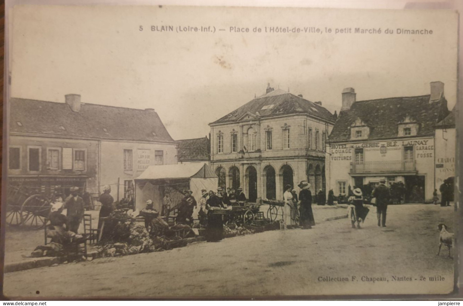 5. Blain (Loire-Inf) - Place De L'Hôtel-de-Ville, La Petit Marché Du Dimanche - Blain