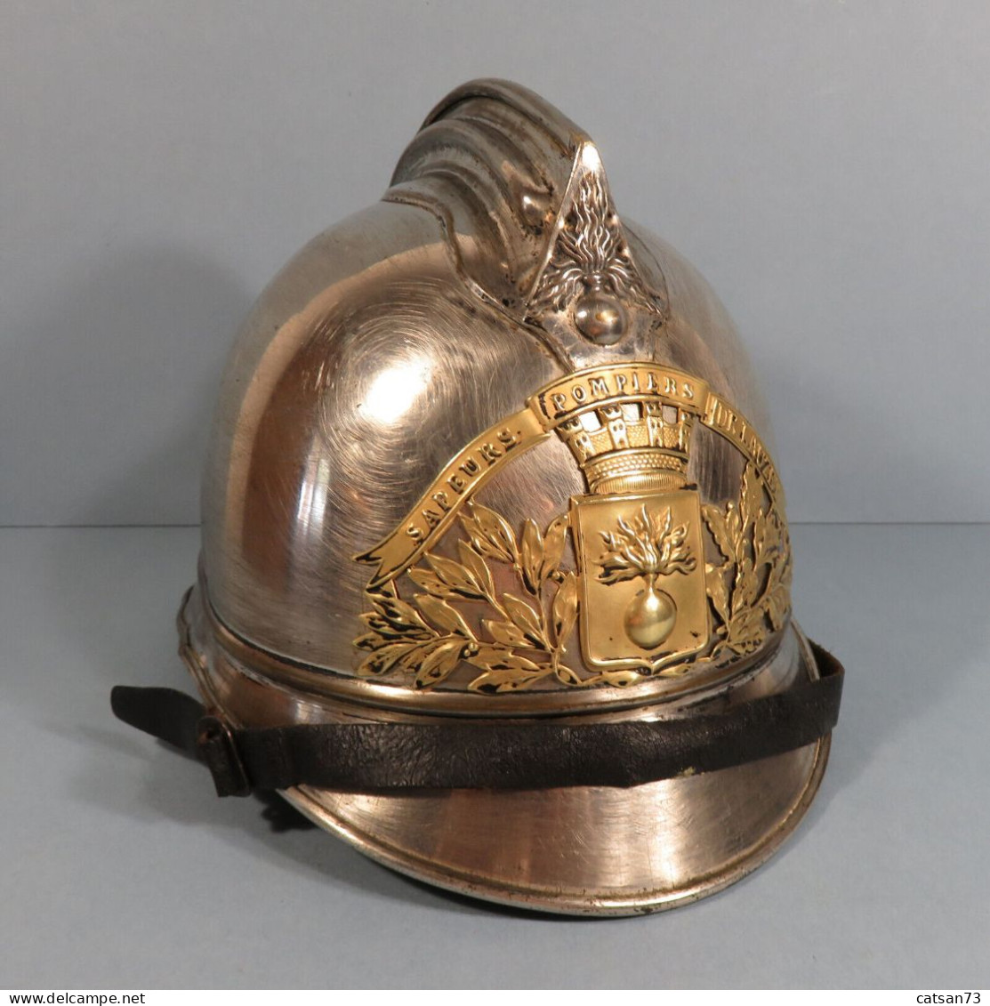 CASQUE D'OFFICIER DES SAPEURS POMPIERS AVEC PLAQUE VILLE DE LAUZET 1900 1895 - Copricapi