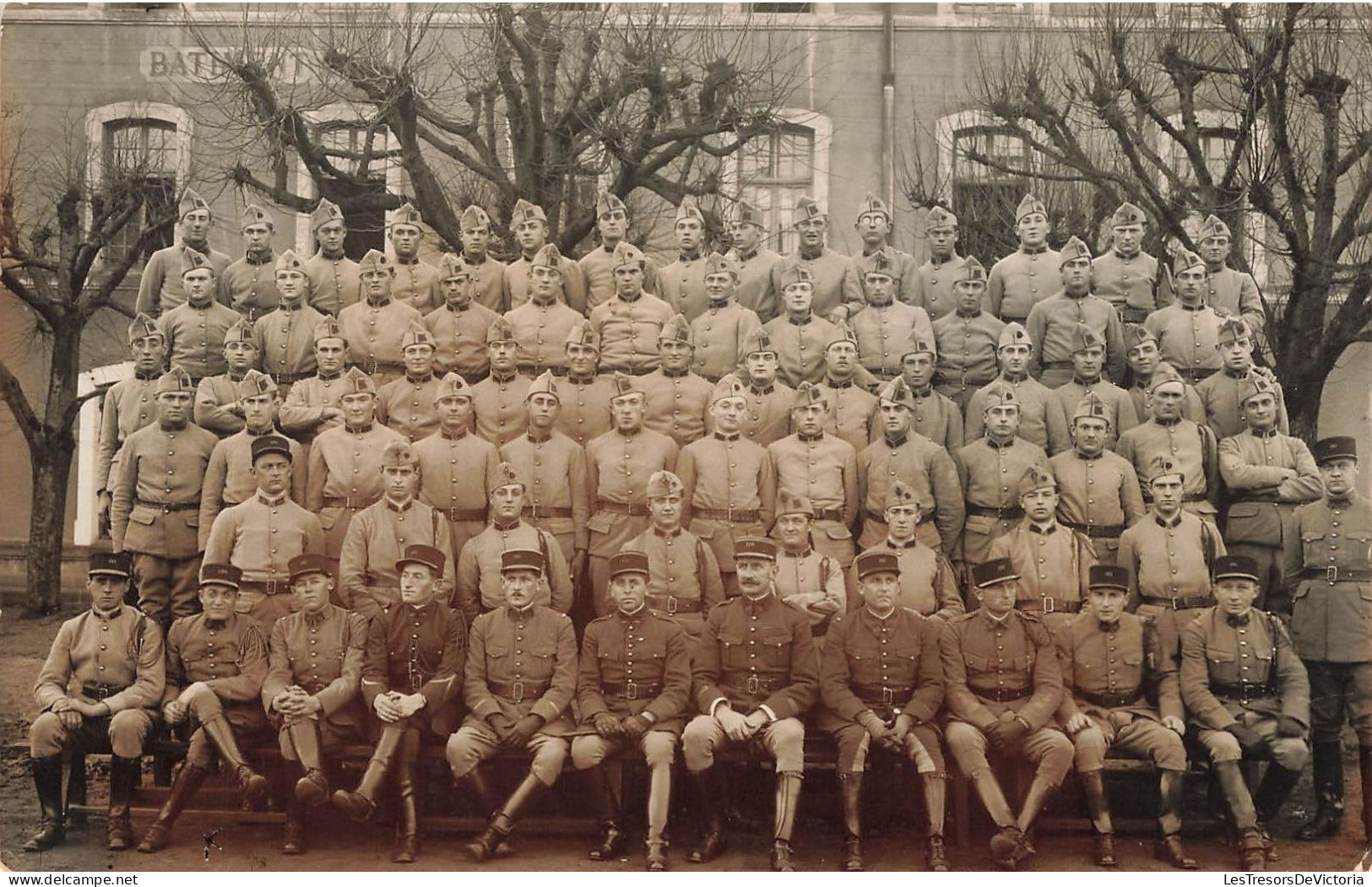 CASERNES - Soldats - Officiers - Batiment - Carte Postale Ancienne - Kasernen