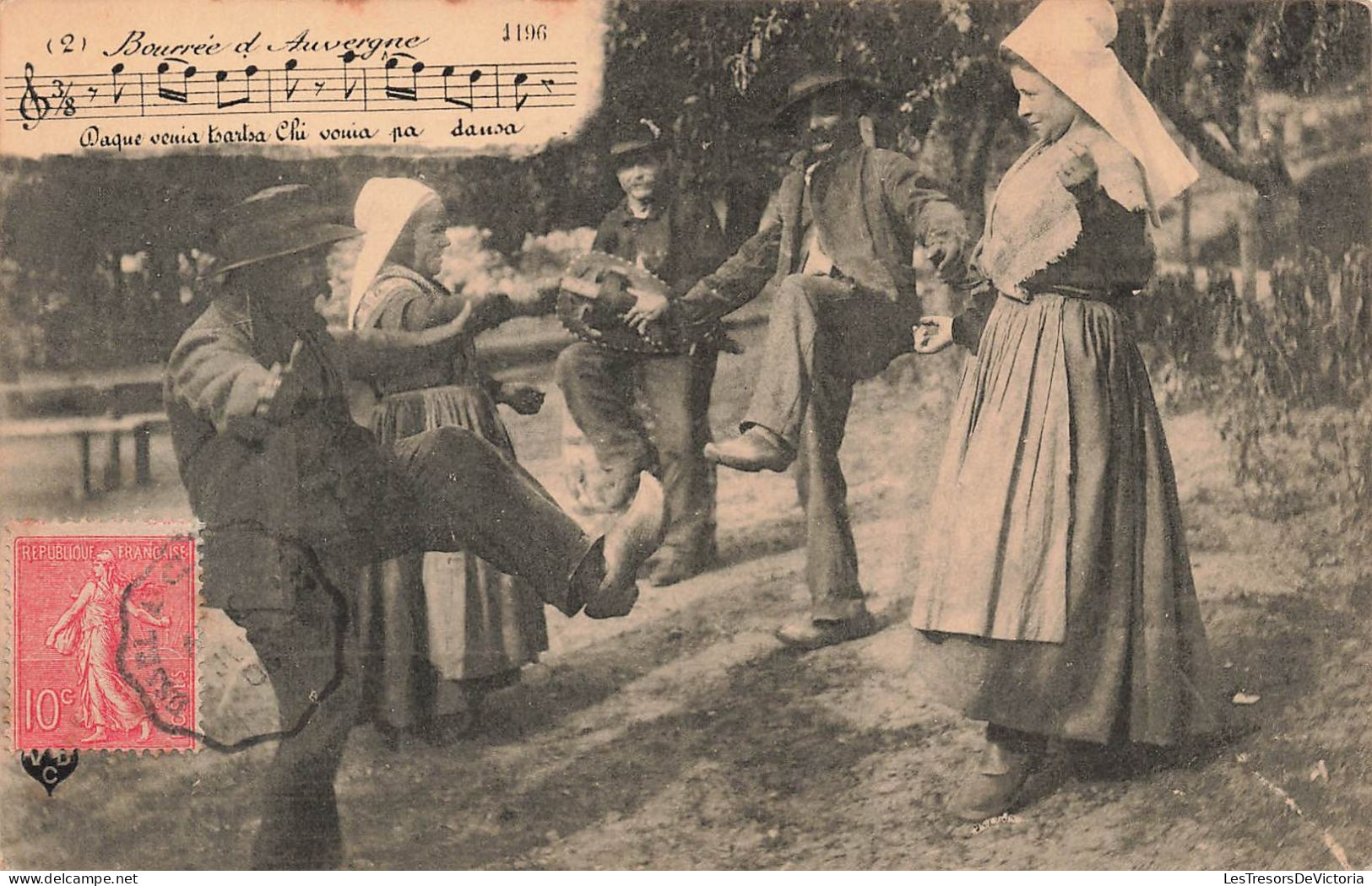 FOLKLORE - Danses - Costumes - Bourée D'Auvergne - Carte Postale Ancienne - Dances