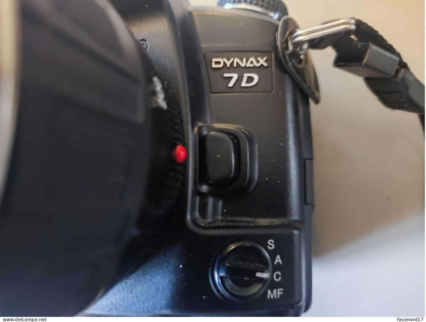 Appareil photo Konica Minolta Dynax 7D avec zoom 28-200mm 3.8-5.0 macro Tamron avec sac chargeur 2 batteries 2 cartes