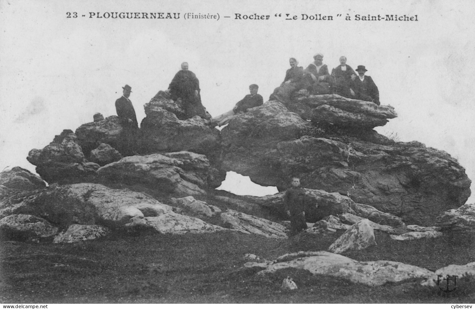 PLOUGUERNEAU - Rocher "Le Dollen" à Saint-Michel - Animé - Plouguerneau