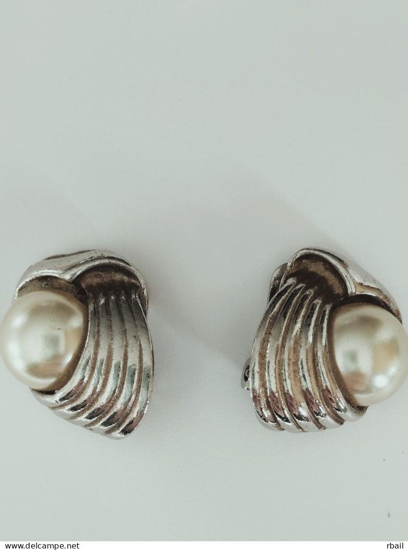 Boucle Oreilles Fantaisie Retro Metal Et Fausse Pierre (hauteur2.5 Cm) - Orecchini