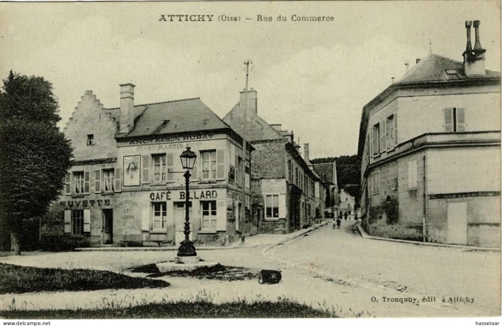 Attigny - Entrée: Rue Du Commerce - Attichy