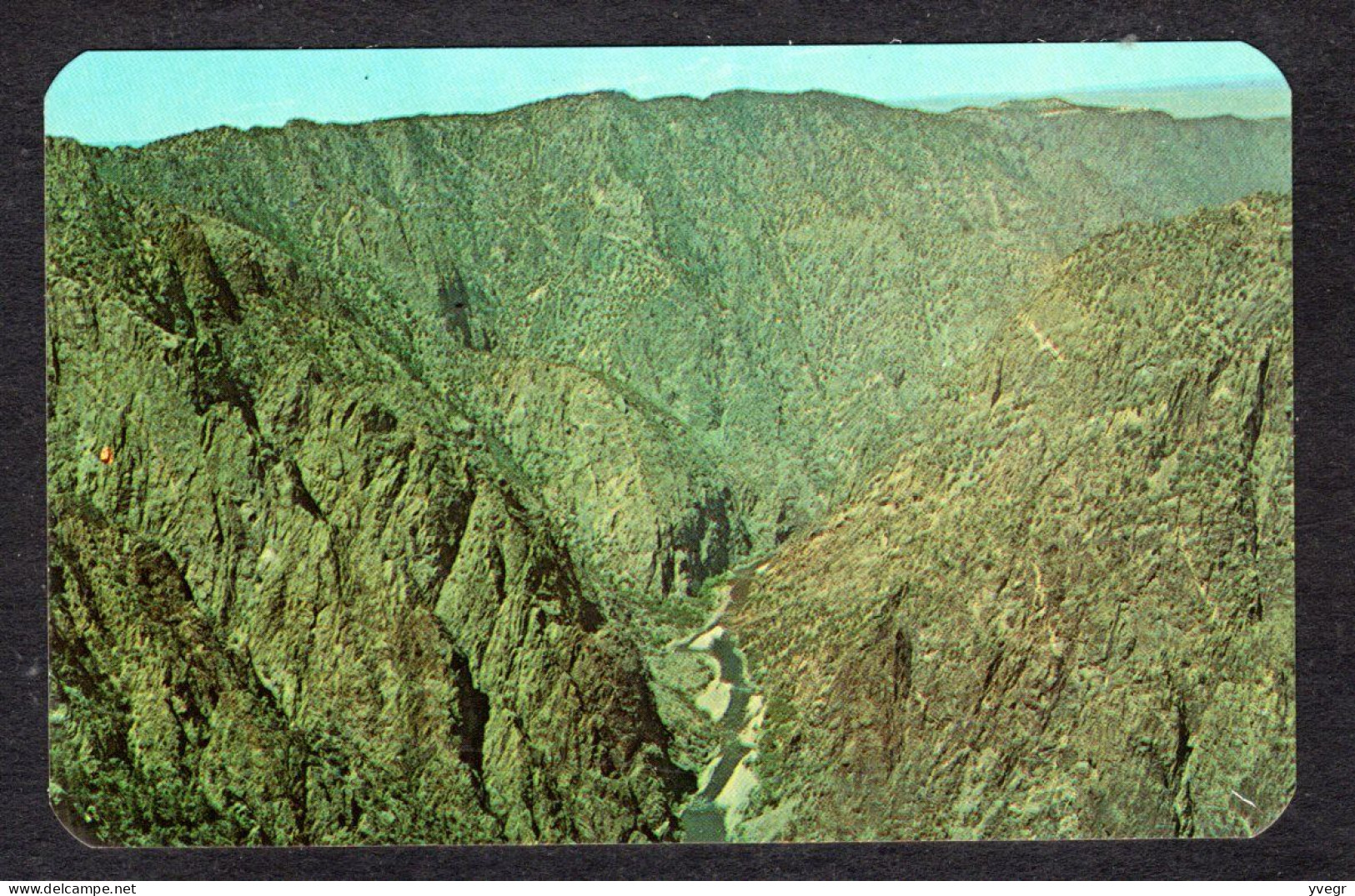 Etats Unis - 4833 - Vista Of The Black Canyon Of The Gunnison From The South Rim Showing The Rugged Cliffs And Mountains - Altri & Non Classificati